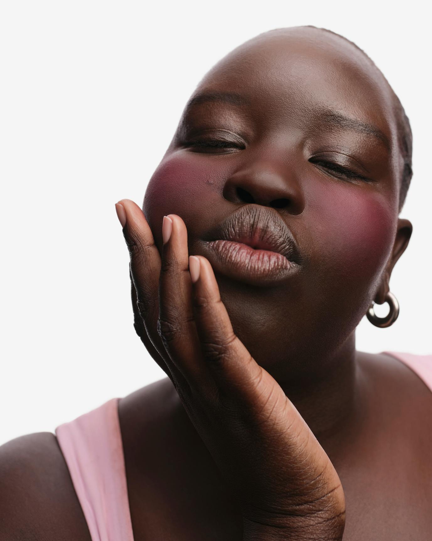 Anai wears Cloud Paint in Eve + Cloud Paint Plush Blush in Plume.
