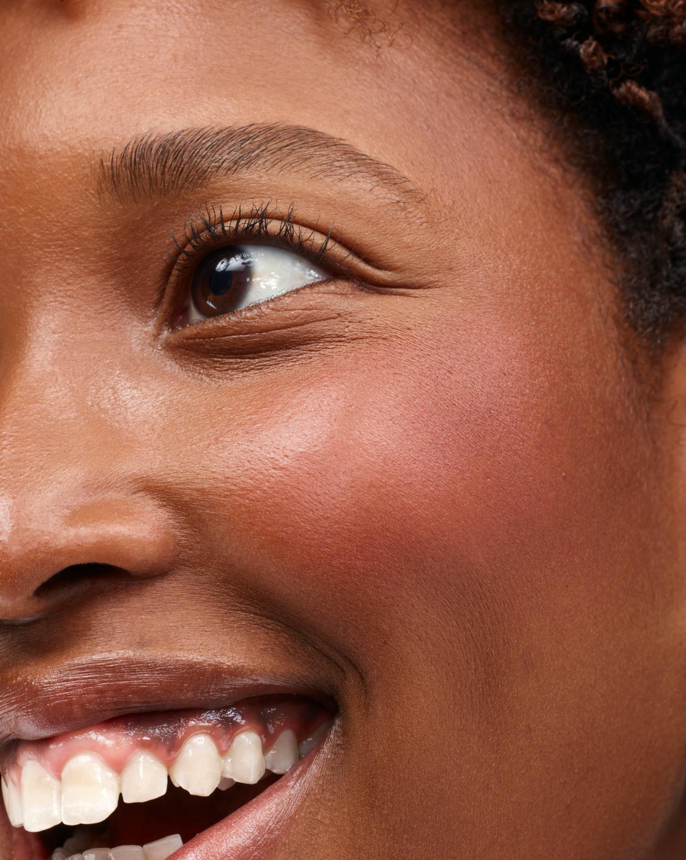 Mecca wears Cloud Paint in Storm.