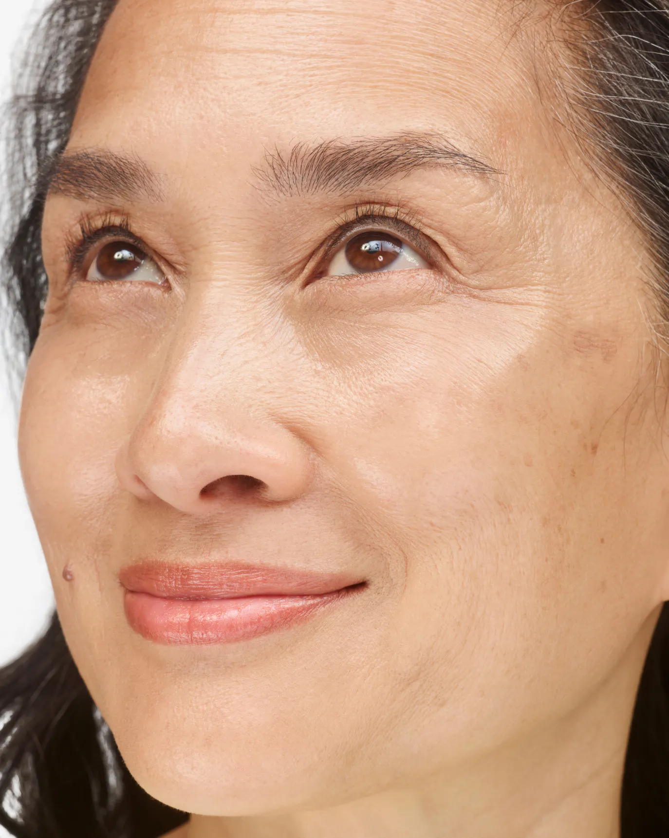 Anna in Stretch Balm Concealer, M2.