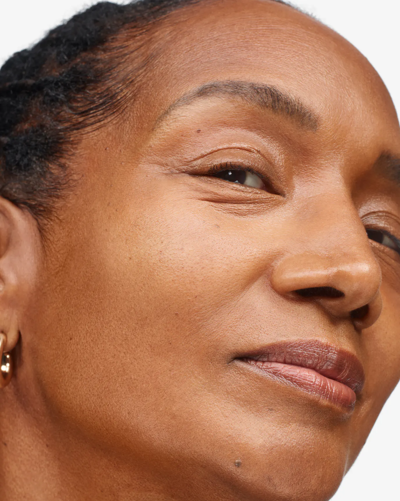 Cynthia in Stretch Balm Concealer, MD4.