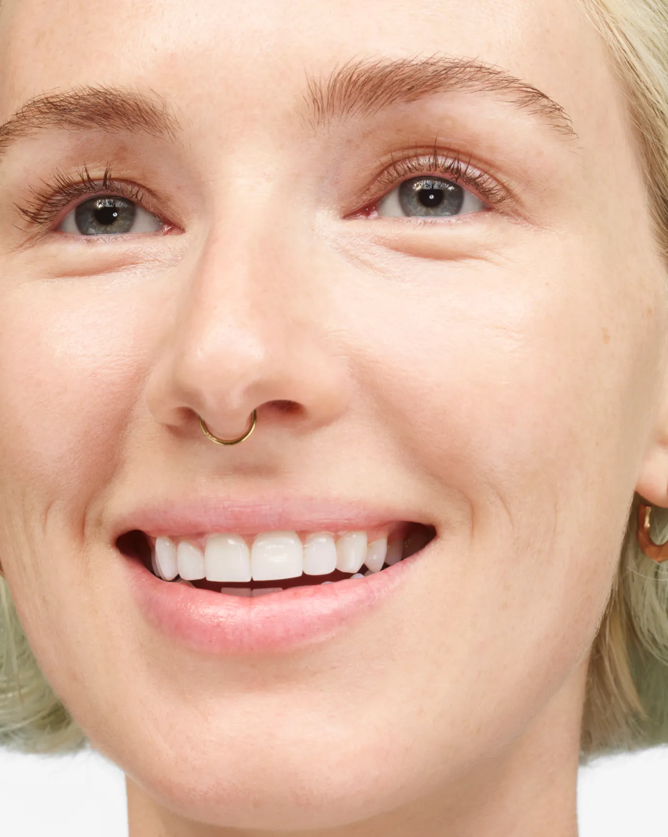 Caroline in Stretch Balm Concealer, VL4.