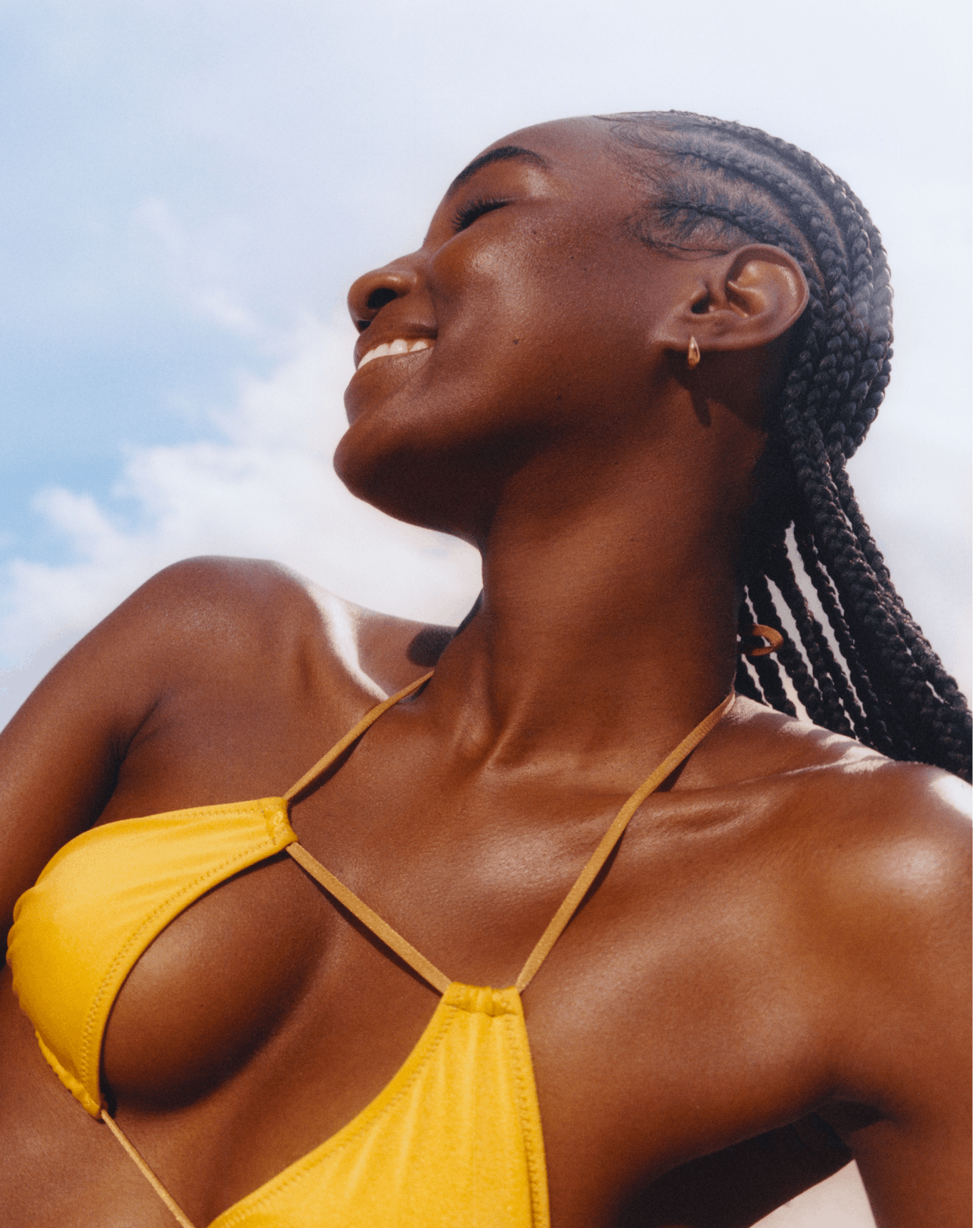 Janica wears Cloud Paint in Drift.