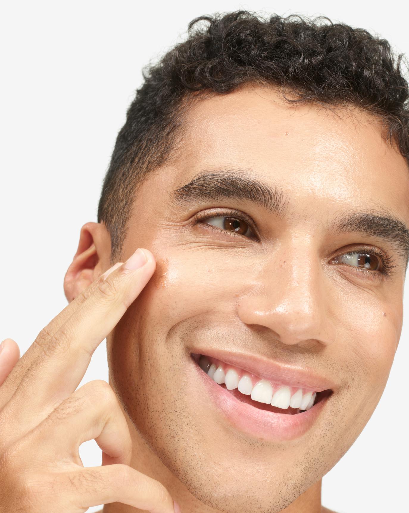 DJ wears Cloud Paint in Dune.