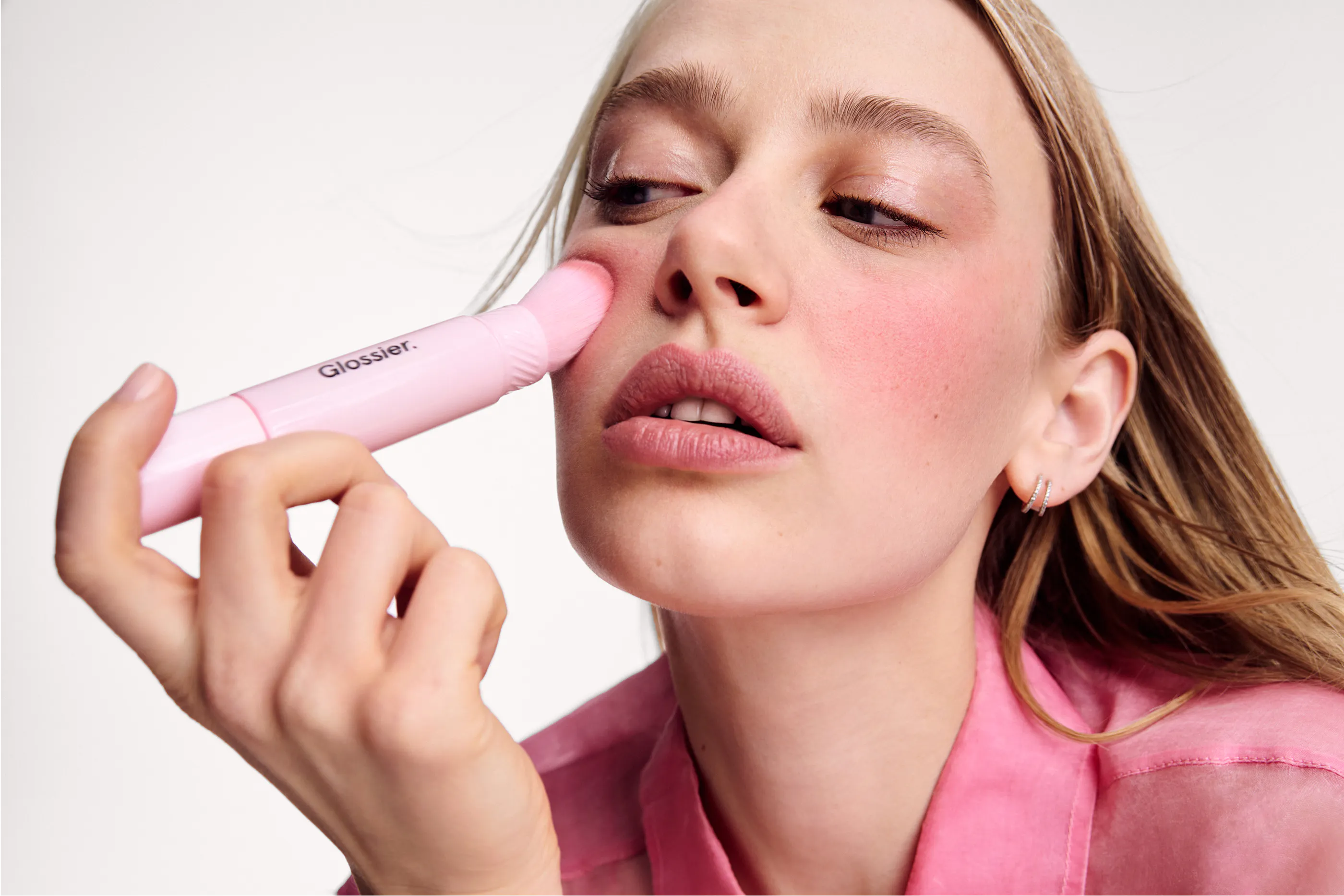 Cloud Paint Plush Blush – Glossier