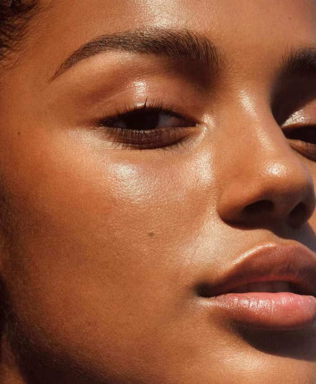 Bruna wears Futuredew.