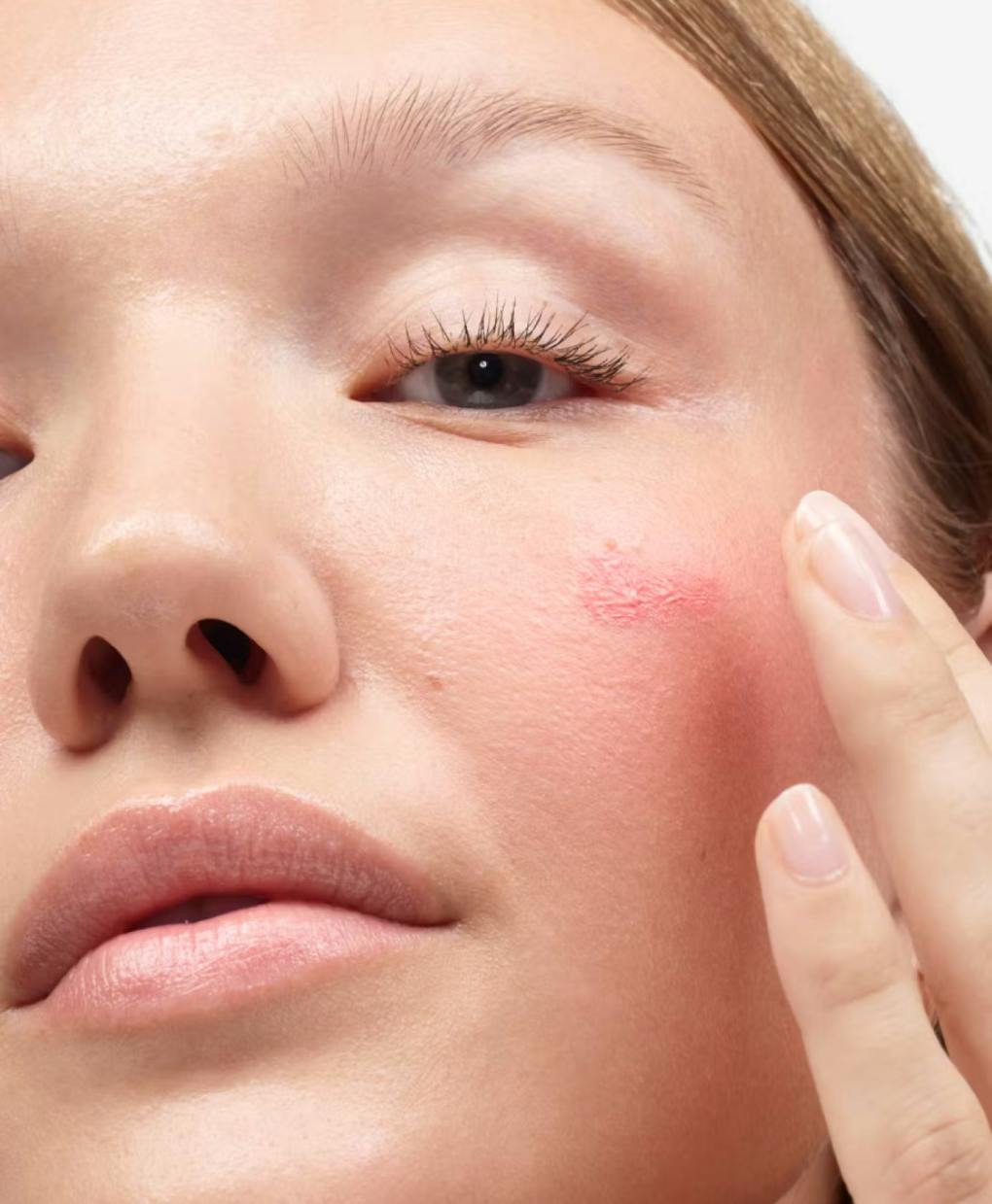 Ibti wears Cloud Paint in Soar.