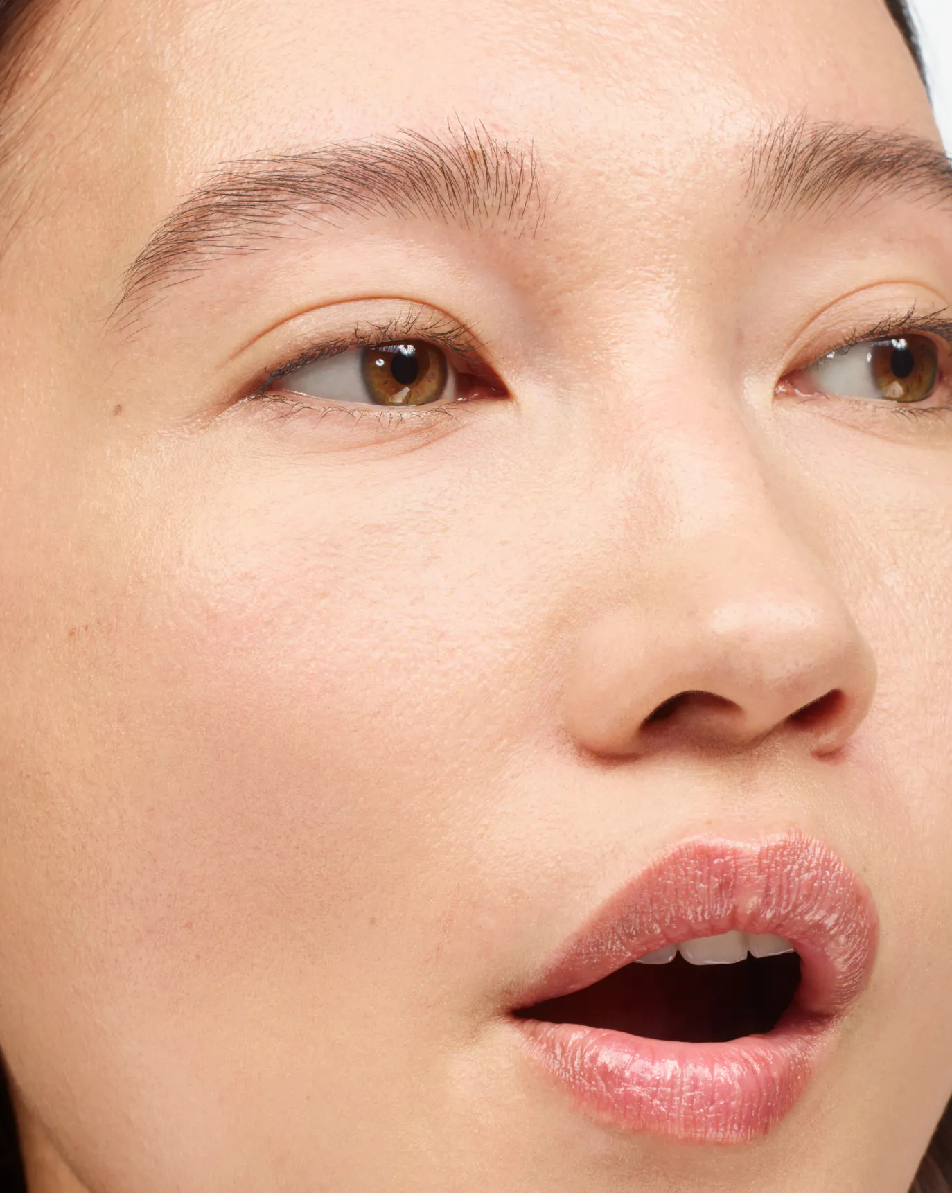 Vika in Stretch Fluid Foundation, L5.