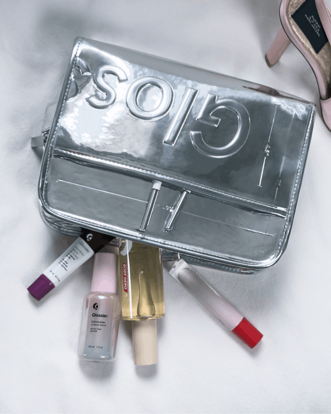 Outlets Limited Edition Glossier Holiday Beauty Bag