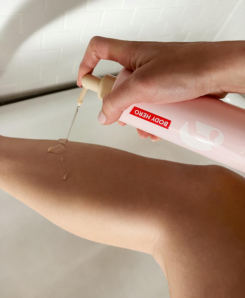 Danielle wears Daily Oil Wash in Sandstone.