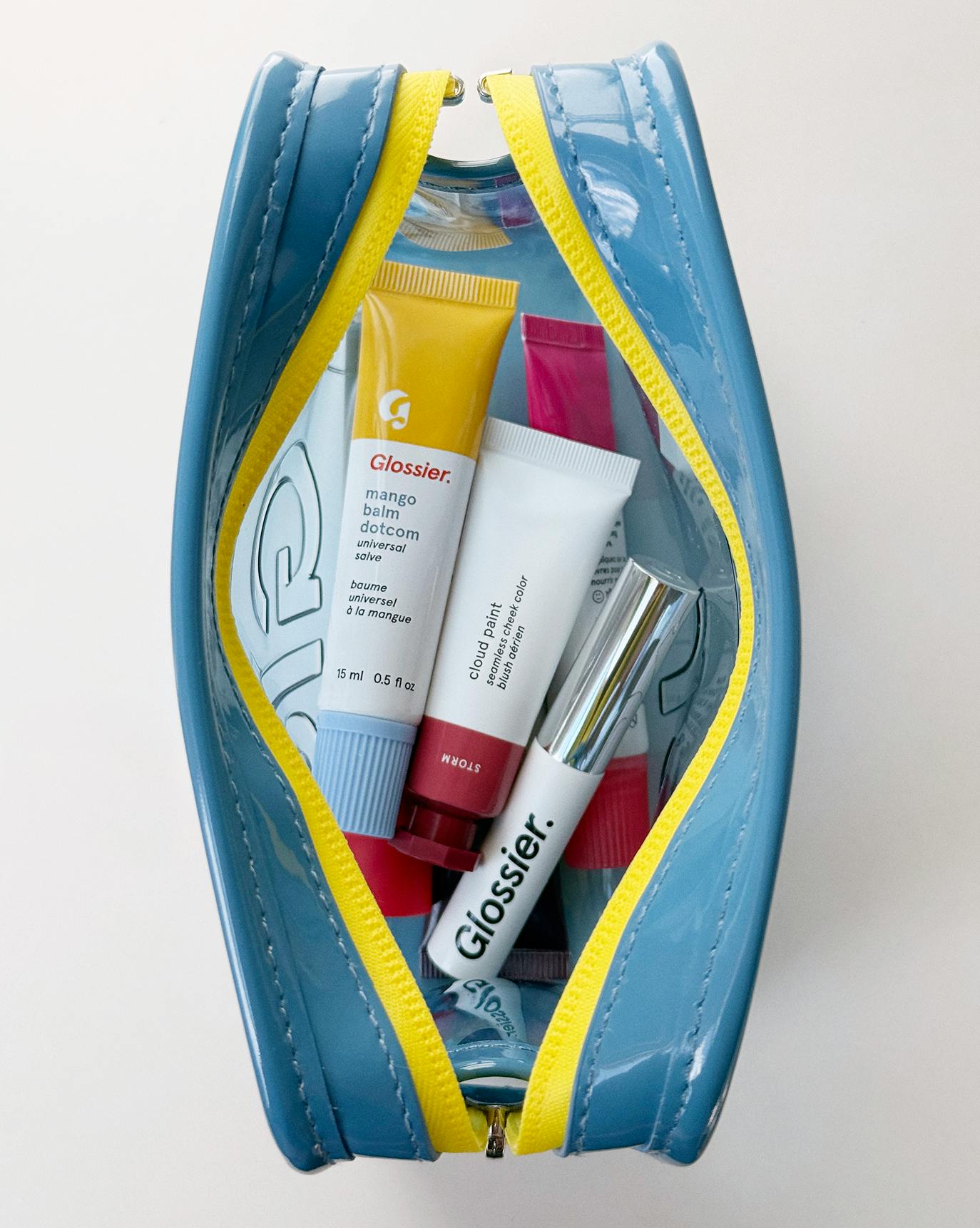 Glossier ミニビューティーバッグ 収納袋付き Mini Beauty Bag – Glossier