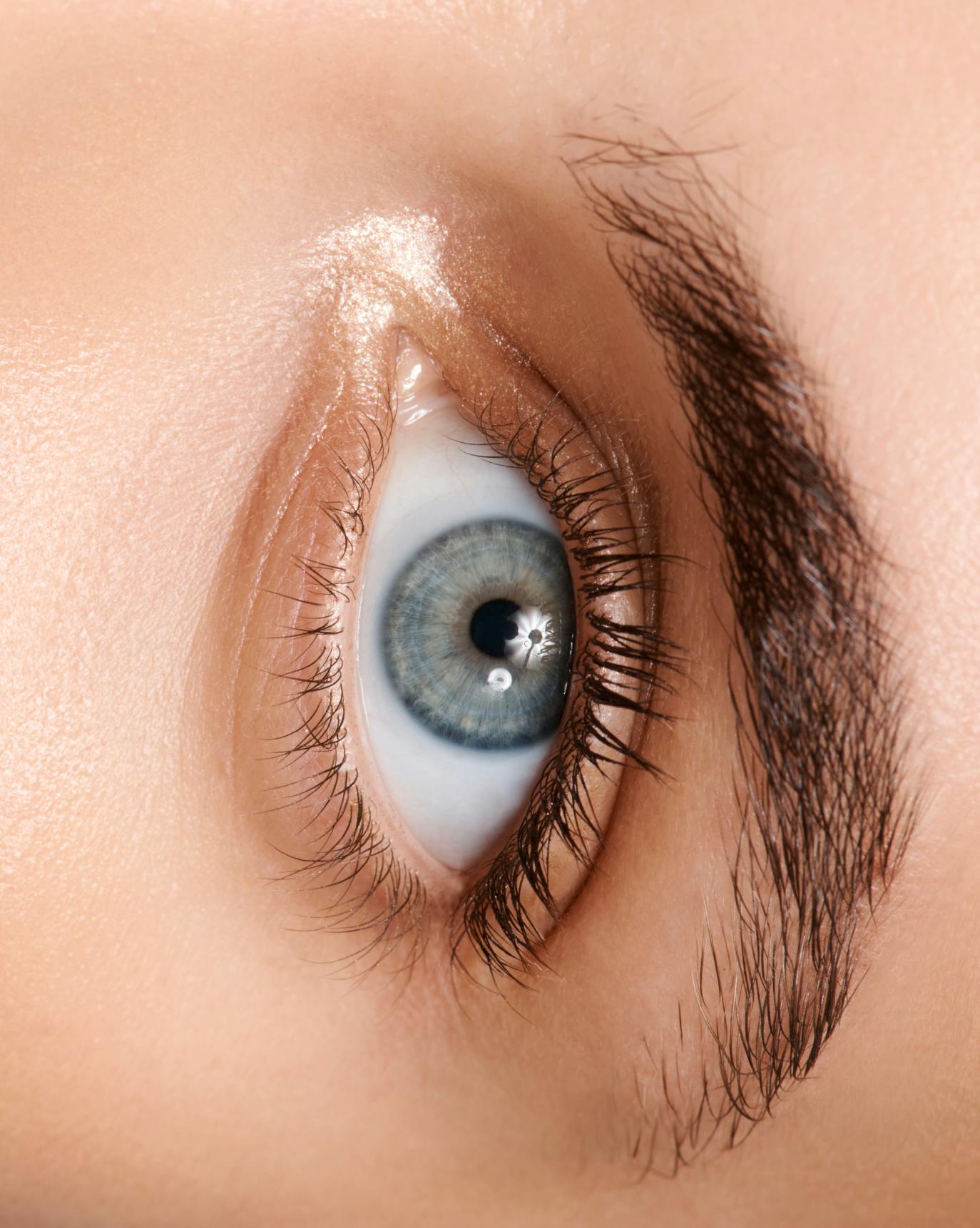 Sasha wears Shadow Stick in Roadie.