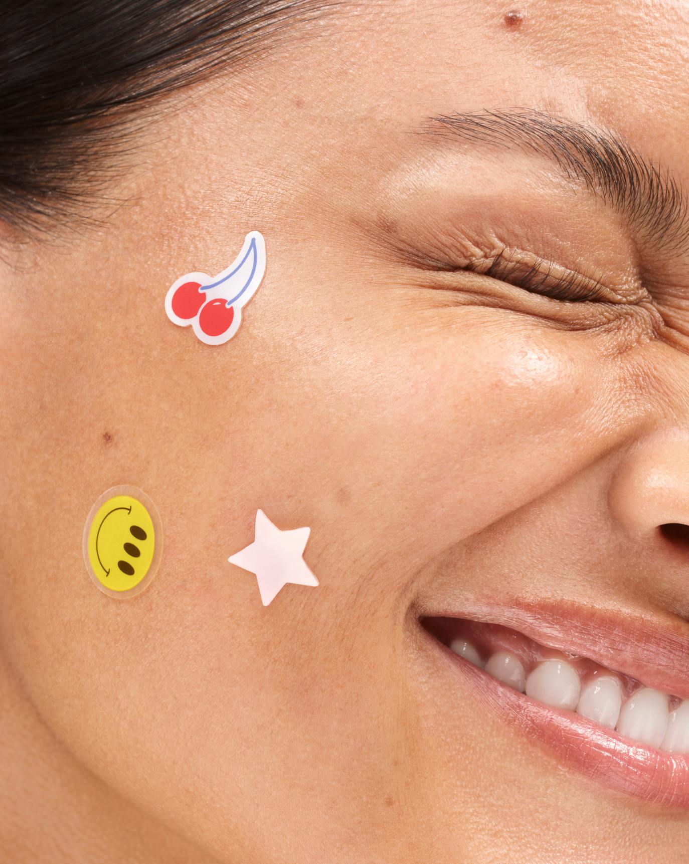 Nina wears limited-edition Starface x Glossier Hydro-Stars.