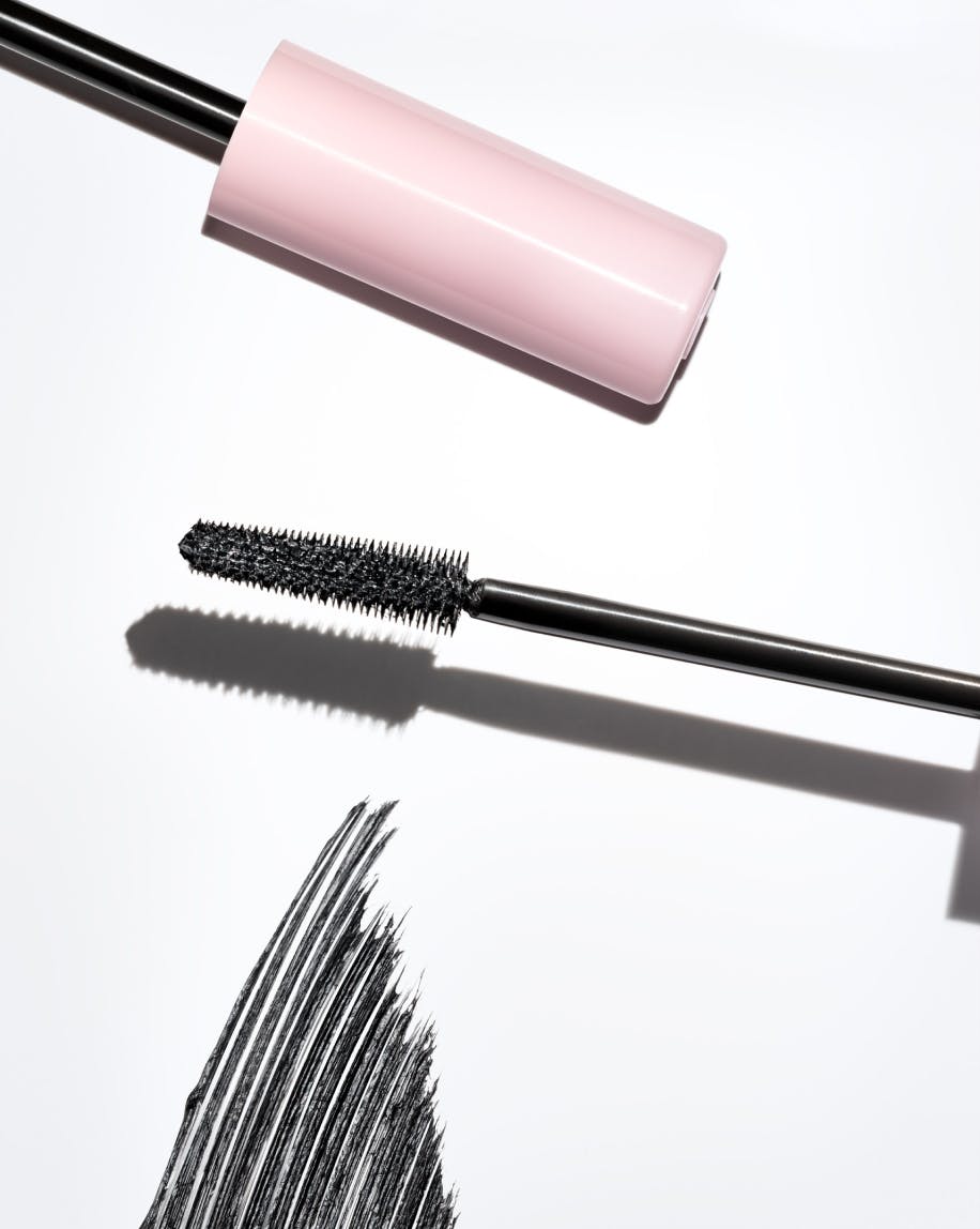 Lash Slick lengthens, defines, and separates lashes.