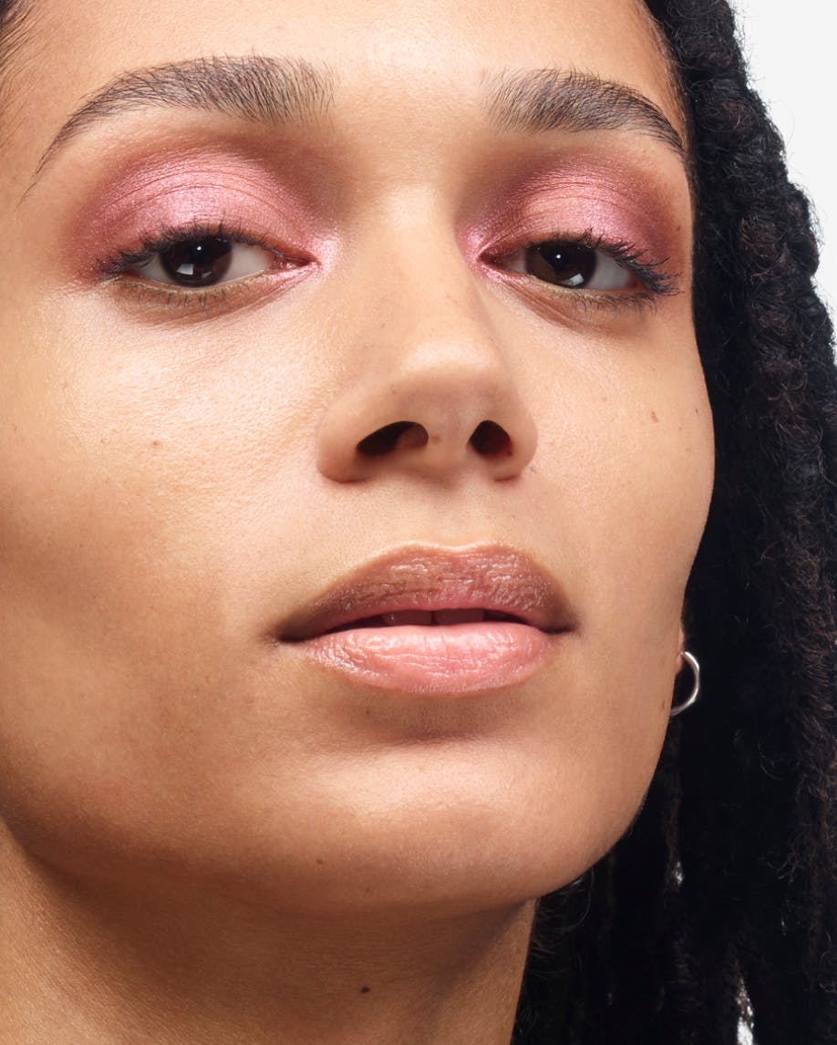 Memphy wears Heather.