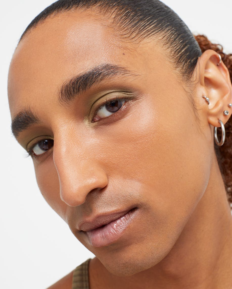 Robby wears Monochromes in Prairie.