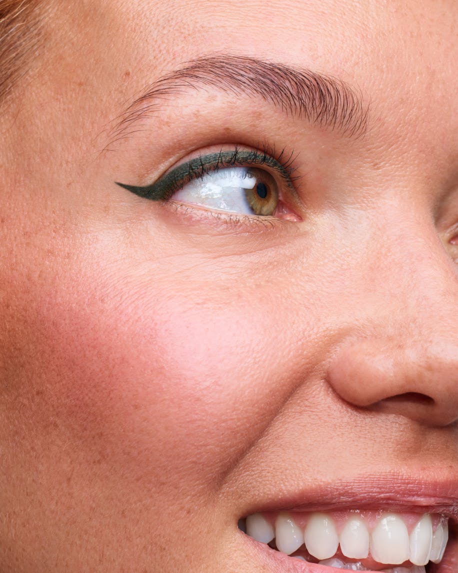 Zo√´ creates a winged tip with No.1 Pencil in Fresco.