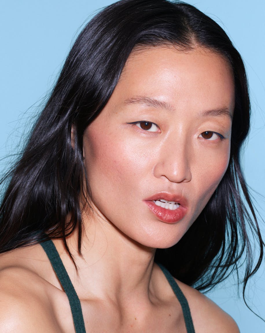 Mia draws a super precise line with No.1 Pencil in Lapis.